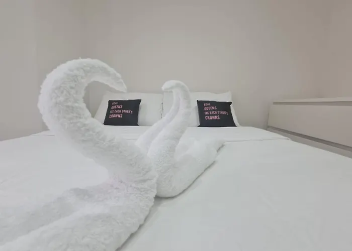Mile End- Prime Location Hotel London