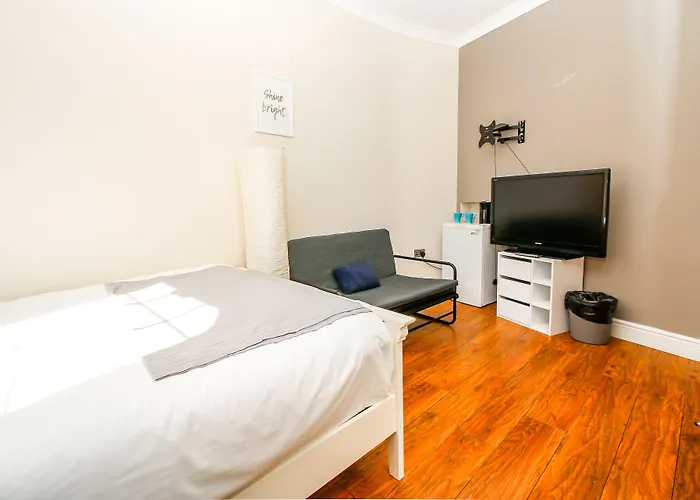 Private En-Suite Room @ Liverpool Street, Brick Ln London